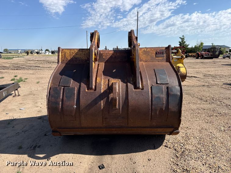 image for item FB6676 Caterpillar bucket