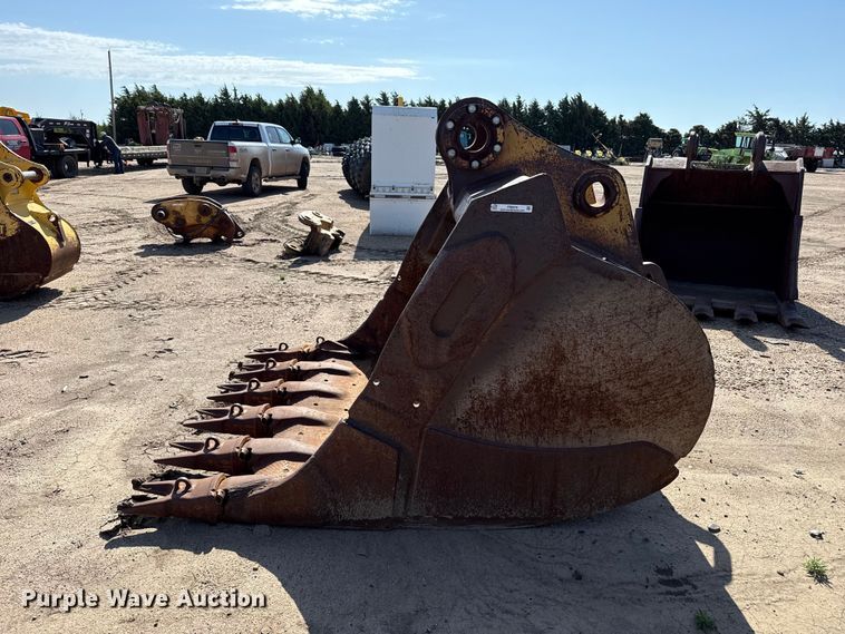image for item FB6676 Caterpillar bucket