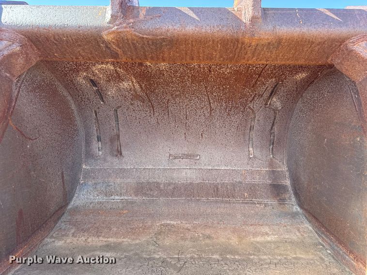 image for item FB6676 Caterpillar bucket