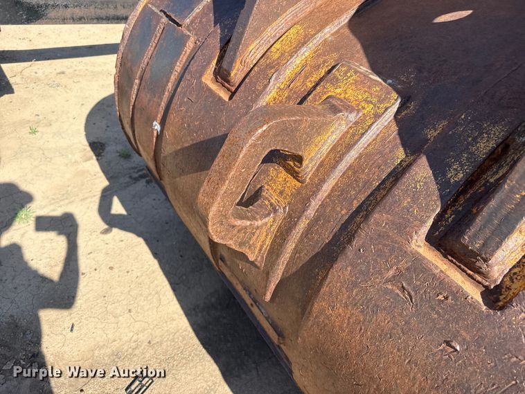 image for item FB6676 Caterpillar bucket