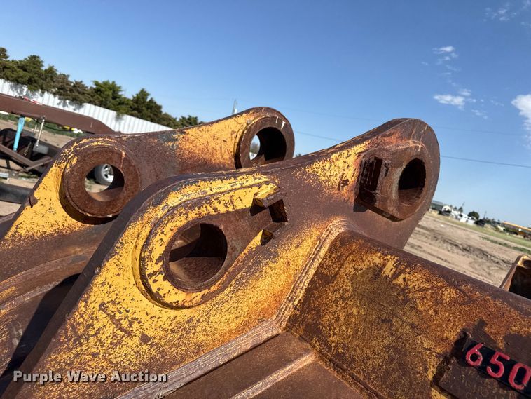 image for item FB6676 Caterpillar bucket