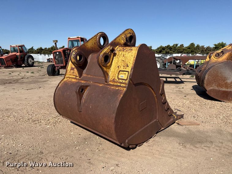 image for item FB6677 Caterpillar bucket