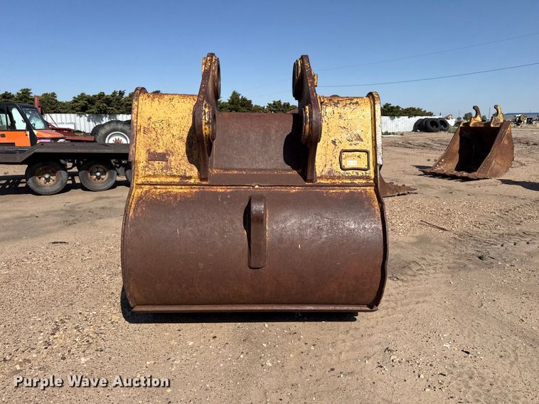image for item FB6677 Caterpillar bucket