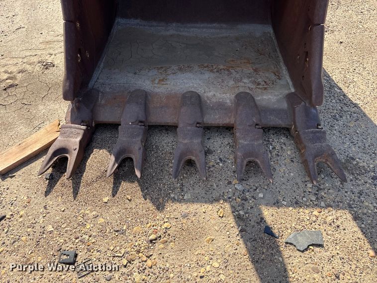 image for item FB6677 Caterpillar bucket