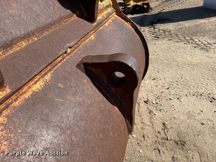 image for item FB6677 Caterpillar bucket