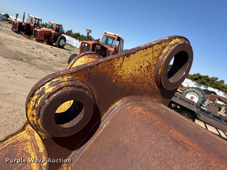 image for item FB6677 Caterpillar bucket