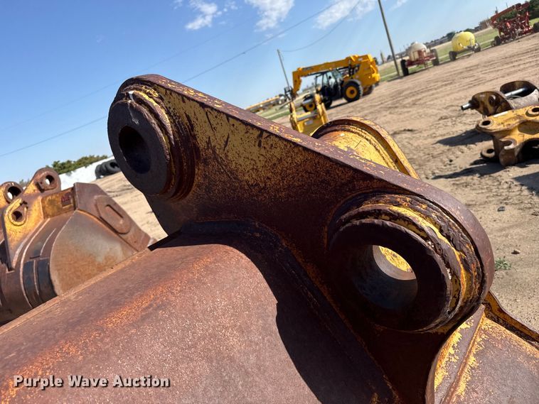 image for item FB6677 Caterpillar bucket