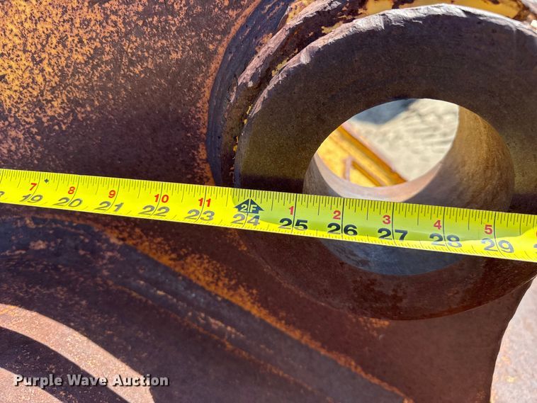 image for item FB6677 Caterpillar bucket