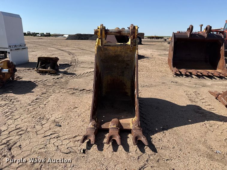 image for item FB6678 Caterpillar bucket