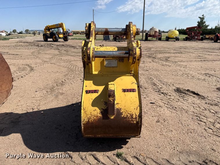 image for item FB6678 Caterpillar bucket