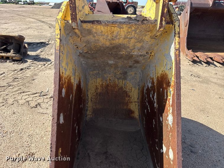 image for item FB6678 Caterpillar bucket