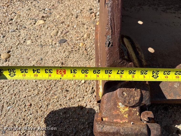 image for item FB6678 Caterpillar bucket