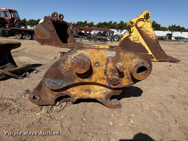 image for item FB6679 Caterpillar quick coupler