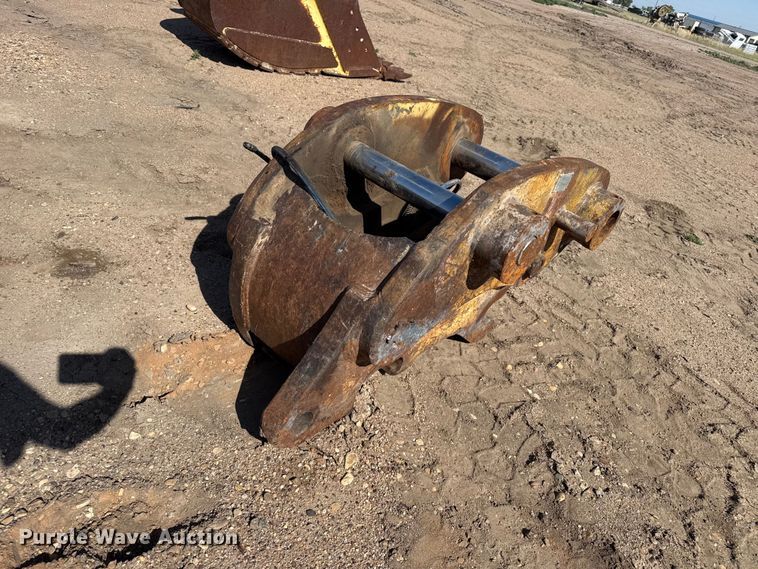 image for item FB6679 Caterpillar quick coupler