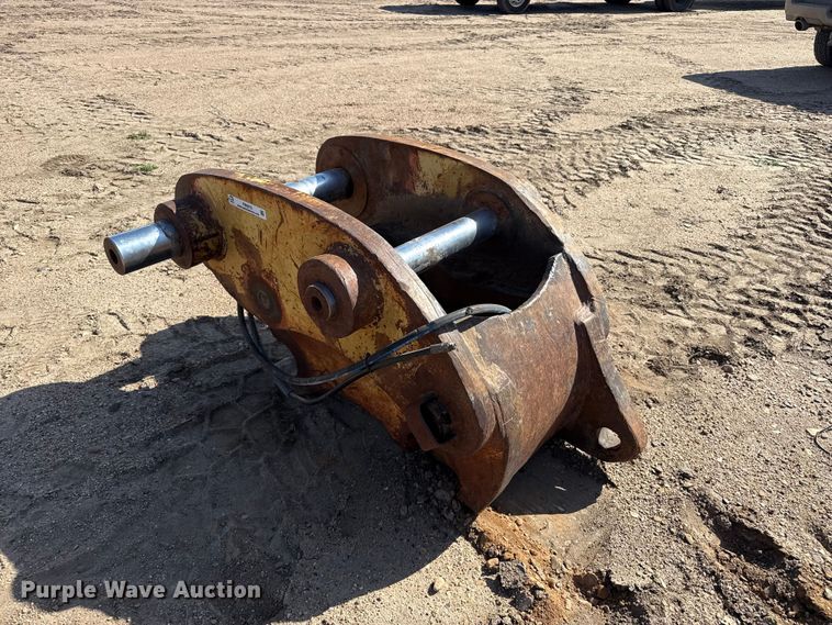image for item FB6679 Caterpillar quick coupler