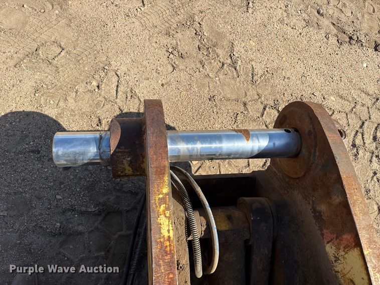 image for item FB6679 Caterpillar quick coupler