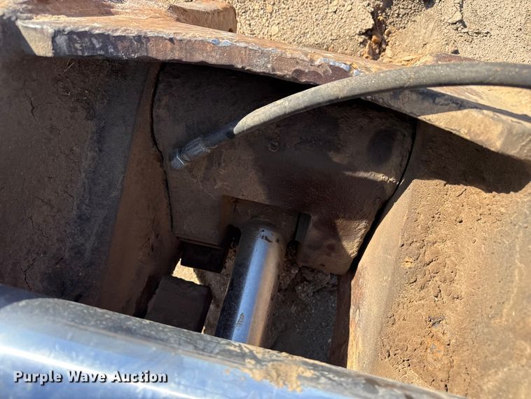 image for item FB6679 Caterpillar quick coupler