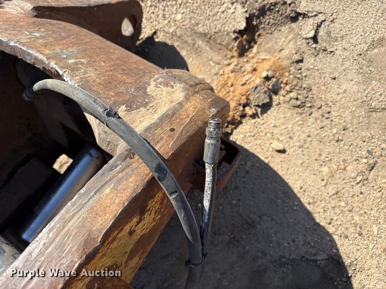 image for item FB6679 Caterpillar quick coupler