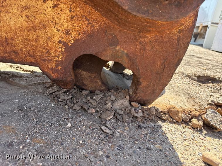 image for item FB6679 Caterpillar quick coupler