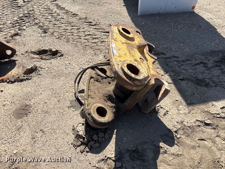 image for item FB6680 Caterpillar quick coupler