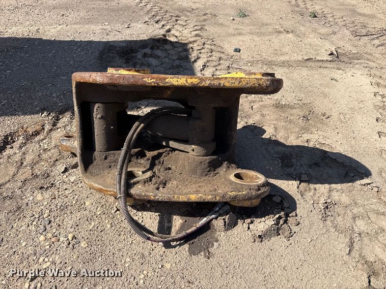 image for item FB6680 Caterpillar quick coupler