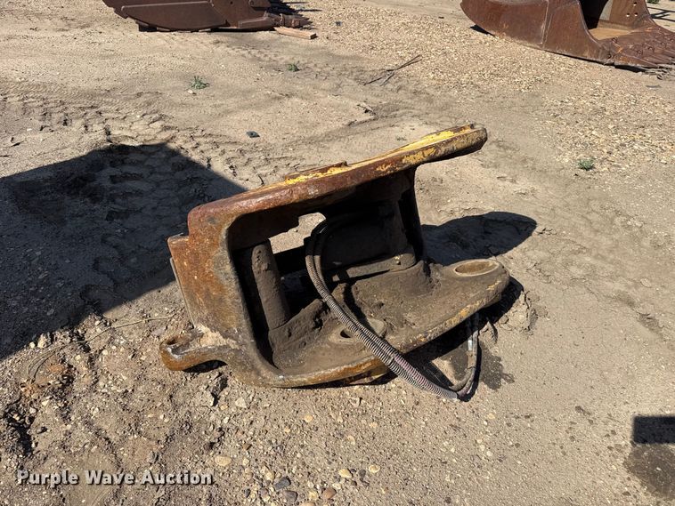 image for item FB6680 Caterpillar quick coupler