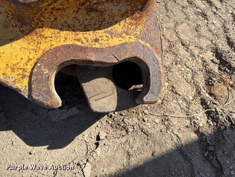 image for item FB6680 Caterpillar quick coupler