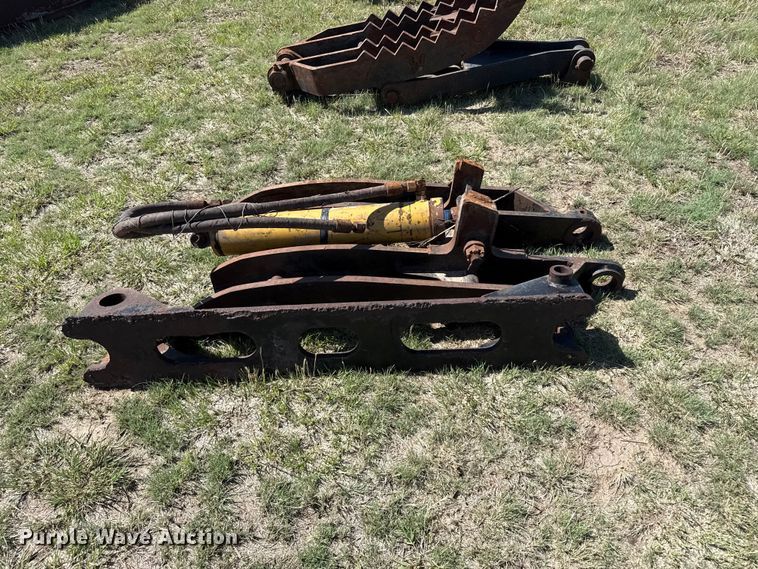 image for item FB6687 (2) excavator thumbs