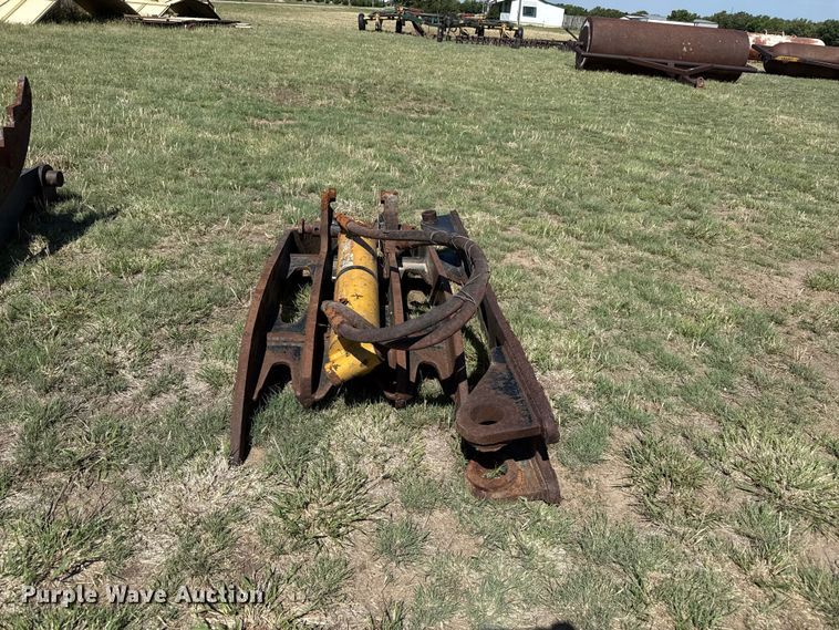 image for item FB6687 (2) excavator thumbs