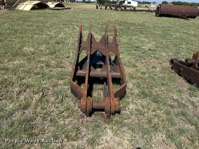 image for item FB6687 (2) excavator thumbs