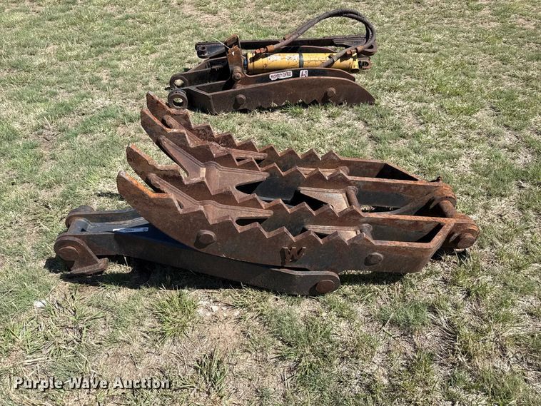 image for item FB6687 (2) excavator thumbs