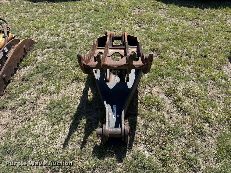 image for item FB6687 (2) excavator thumbs