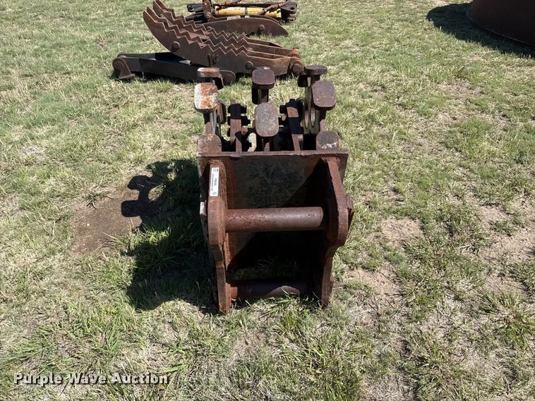 image for item FB6688 Excavator compaction wheel