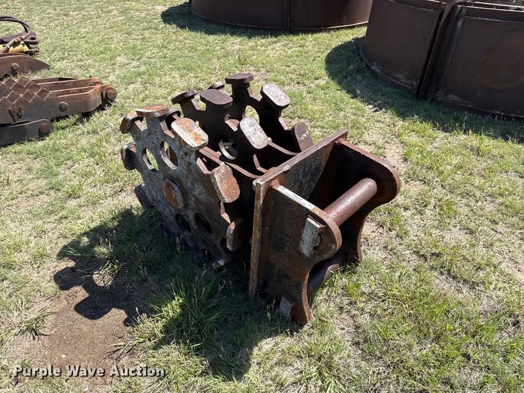 image for item FB6688 Excavator compaction wheel