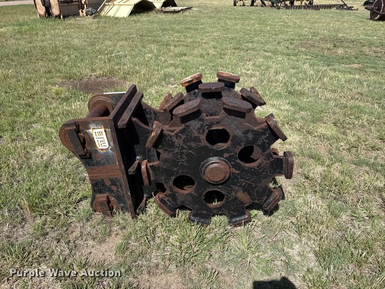 image for item FB6688 Excavator compaction wheel