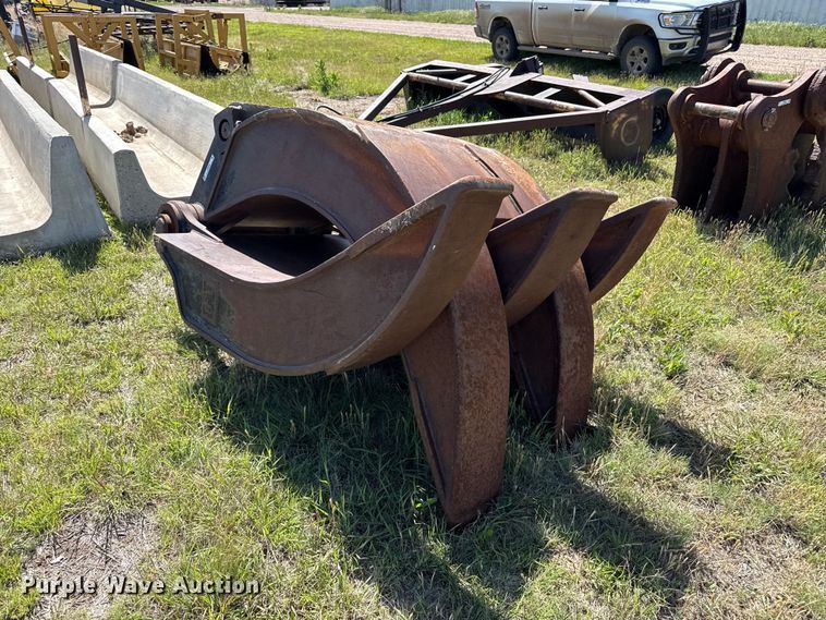 image for item FB6689 Caterpillar excavator grapple