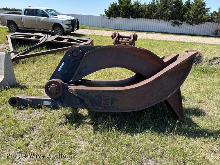 image for item FB6689 Caterpillar excavator grapple