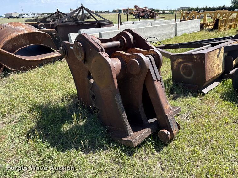 image for item FB6690 Concrete crusher