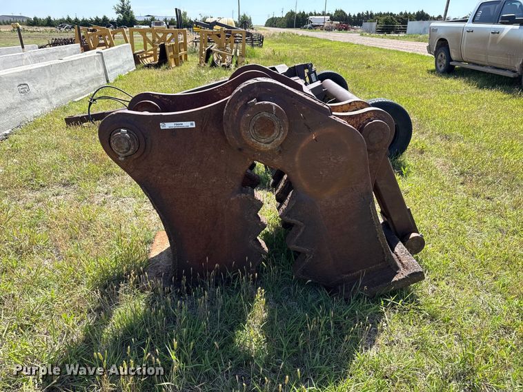 image for item FB6690 Concrete crusher