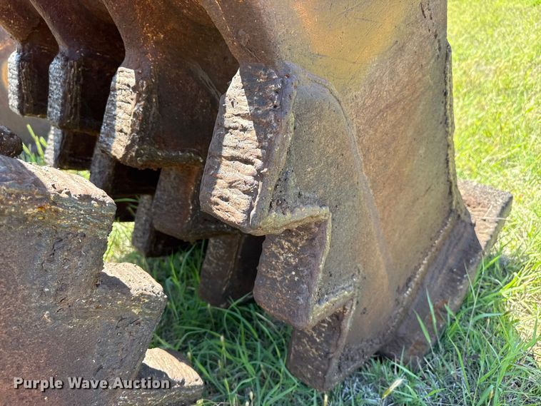 image for item FB6690 Concrete crusher