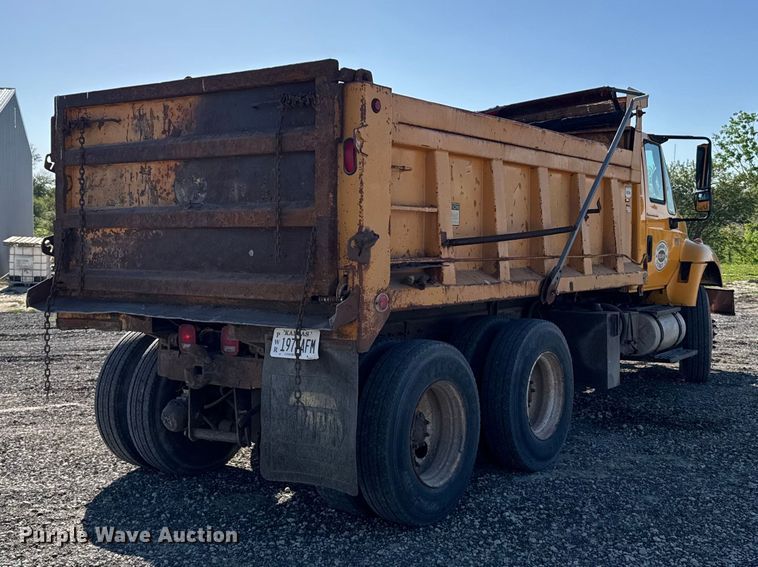 image for item FB7319 2004 International 7400 dump truck