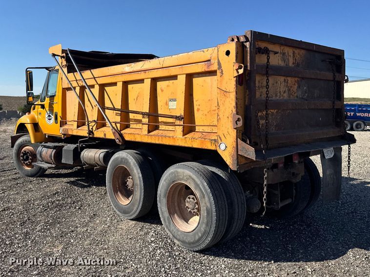 image for item FB7319 2004 International 7400 dump truck