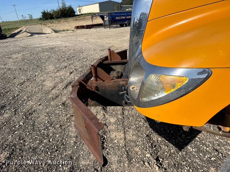 image for item FB7319 2004 International 7400 dump truck