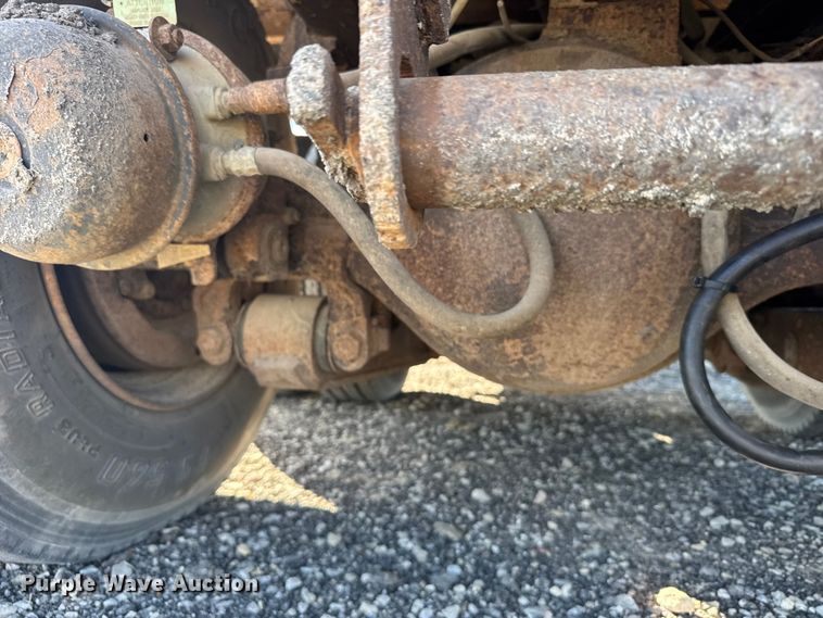 image for item FB7319 2004 International 7400 dump truck