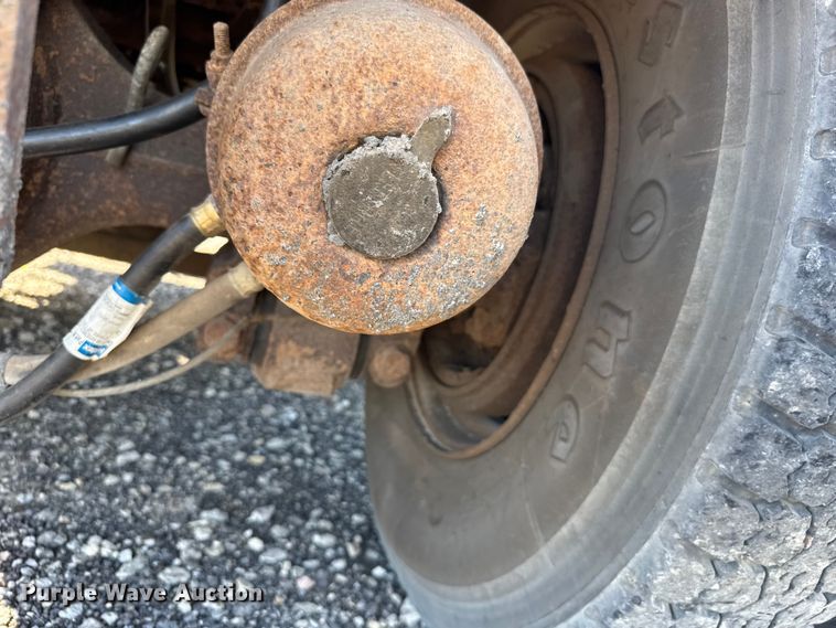 image for item FB7319 2004 International 7400 dump truck
