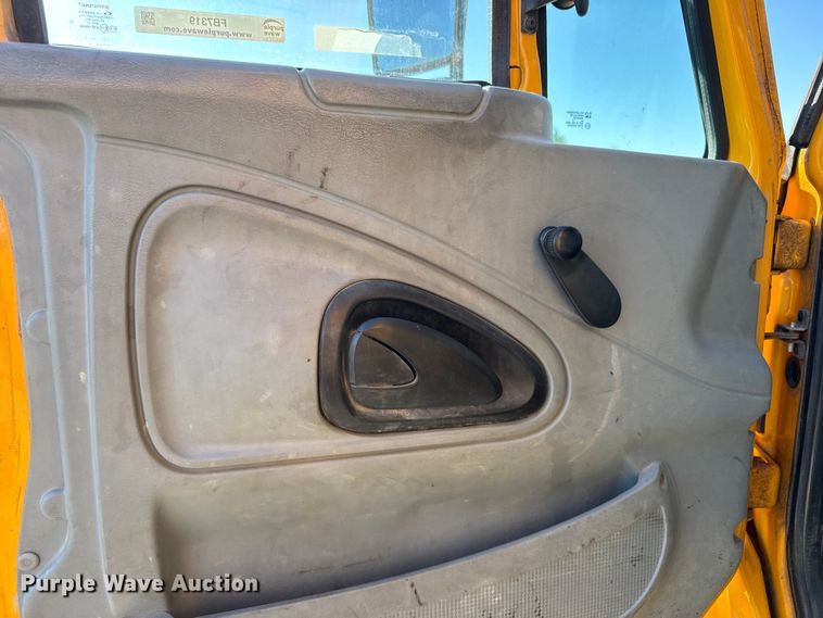 image for item FB7319 2004 International 7400 dump truck