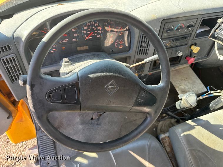 image for item FB7319 2004 International 7400 dump truck
