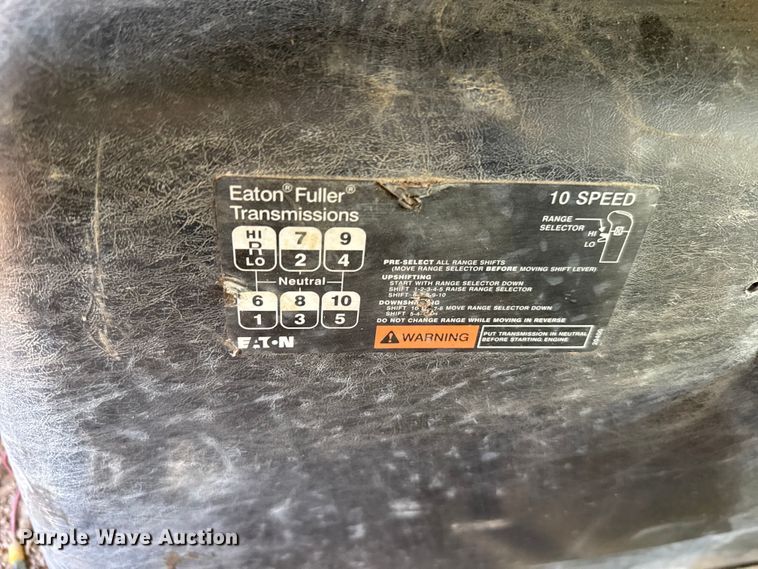 image for item FB7319 2004 International 7400 dump truck