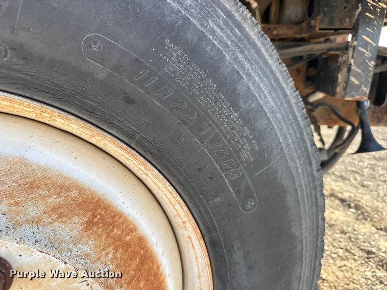 image for item FB7319 2004 International 7400 dump truck