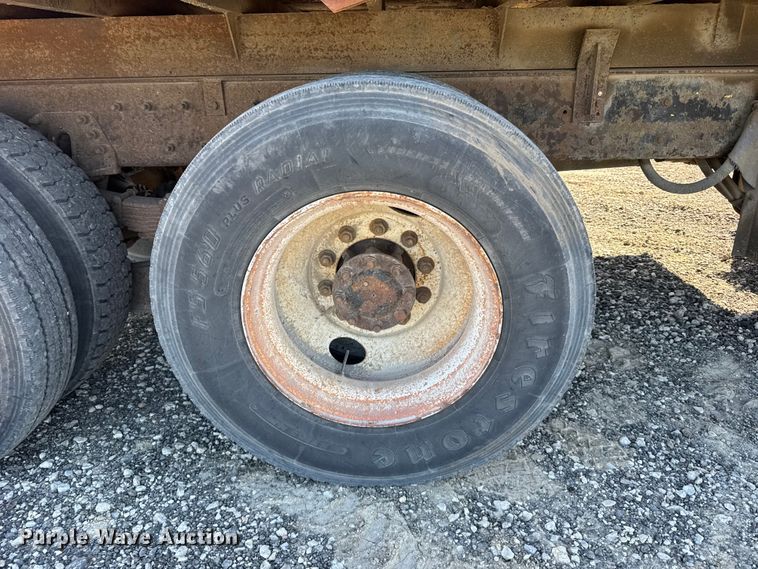 image for item FB7319 2004 International 7400 dump truck